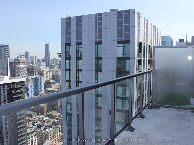 87 Peter St #Penthouse 106 — Photo 33