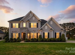 5122 Harwich Cir, Matthews, NC 28104