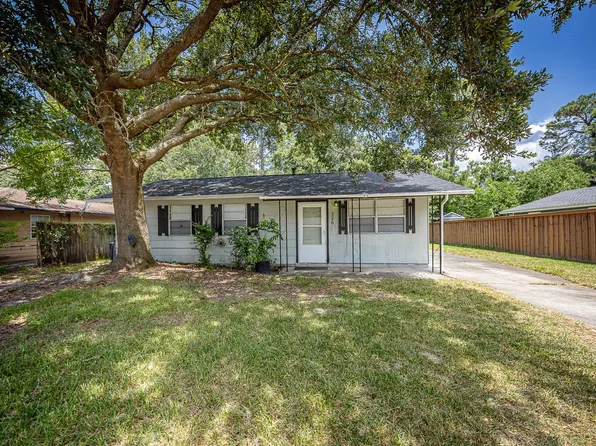 226 Linda Dr, Ocean Springs, MS 39564