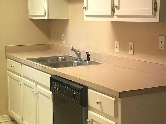 4th image of 7025 Weatherwood Dr