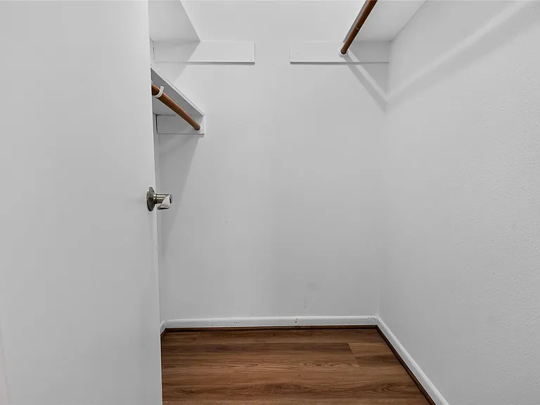 1334 Country Place Dr — Photo 31