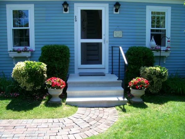 36 Island Street, East Dennis, MA 02641