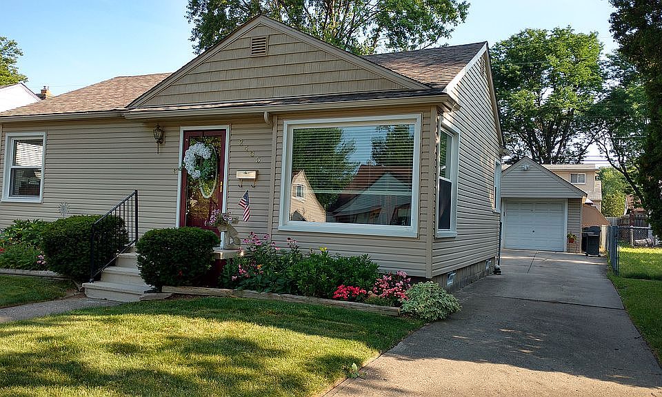 2nd image of 2405 Rowland Ave