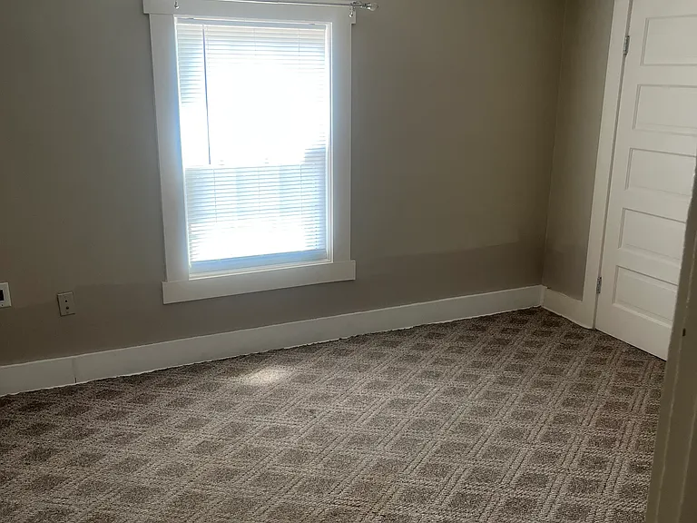 535 S Belmont Ave — Photo 17