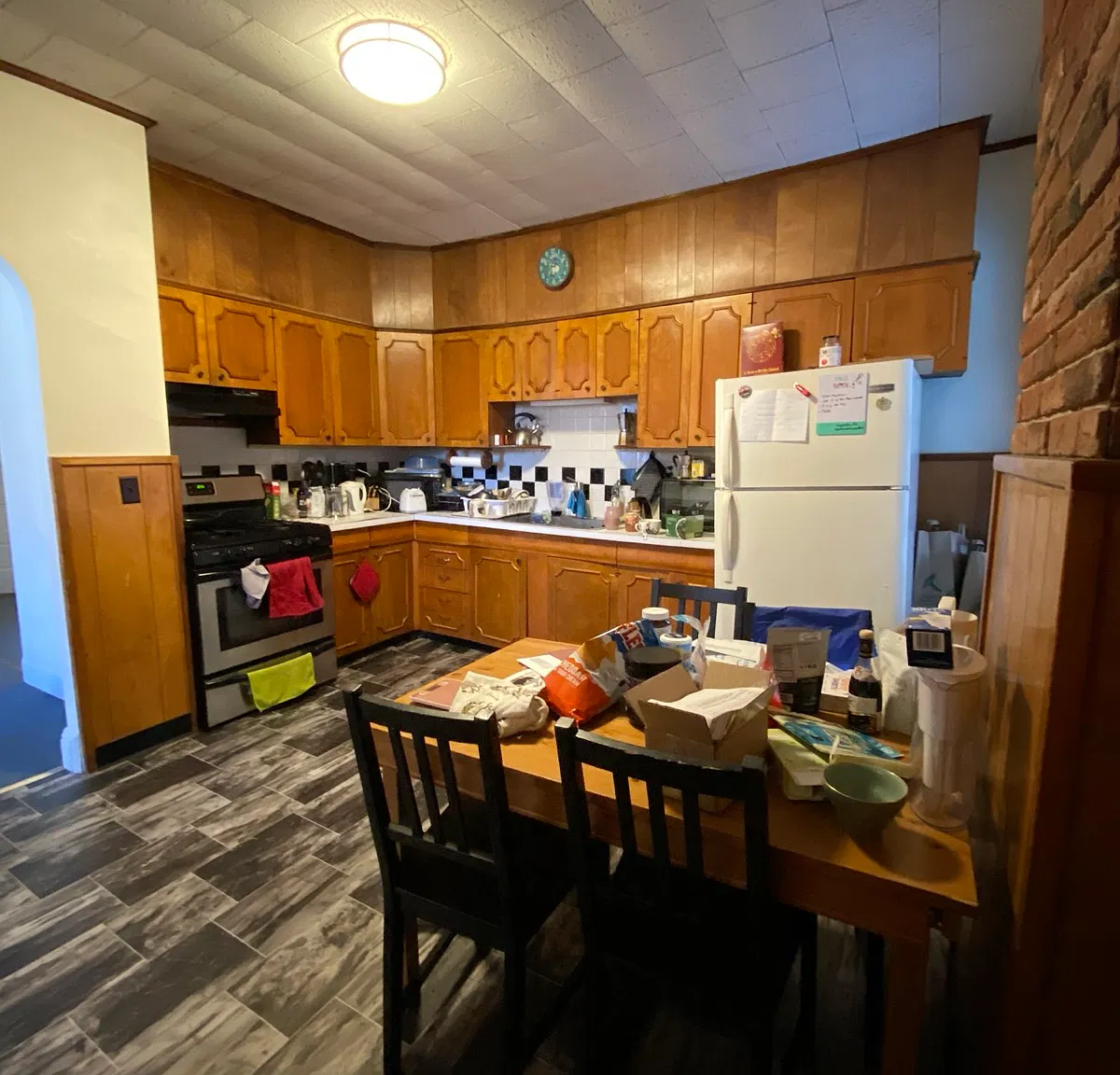 18 Mount Hood Road Apartments — Photo 2