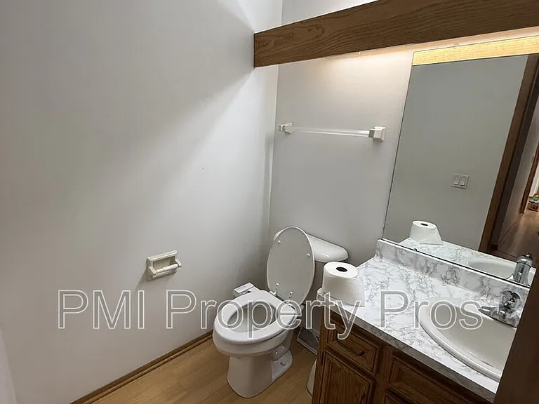 1516 S Union St — Photo 4