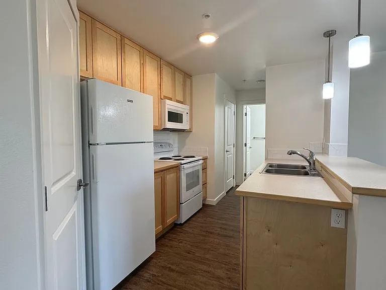 2249 N Airport Rd — Photo 50