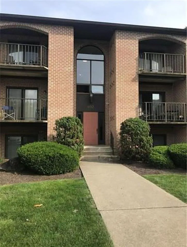 2 bed, 2.0 bath, 1250 sqft, $1,900 — Photo 1