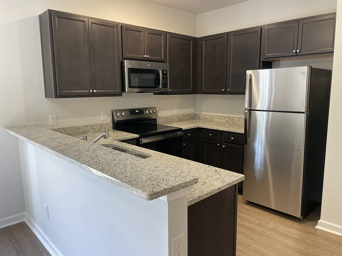 Building Photo - Pine Grove Townhomes
