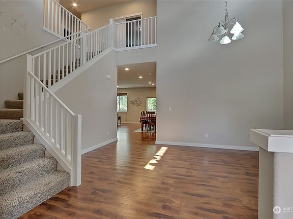 3rd image of 15307 82nd Avenue E