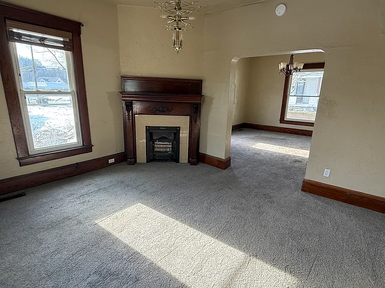 319 Clay St — Photo 8