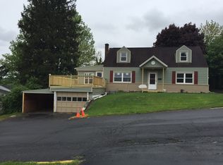 111 High St, Pine Grove, PA 17963