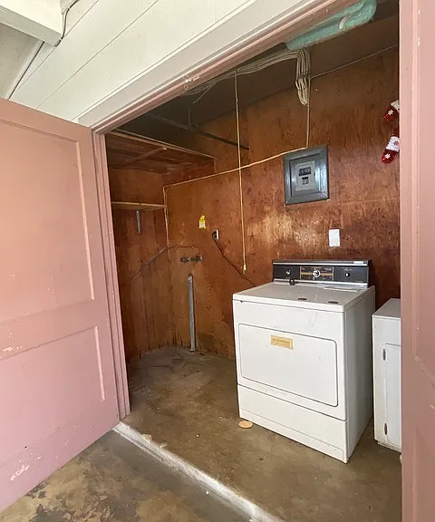 207 Pinehurst Blvd — Photo 3