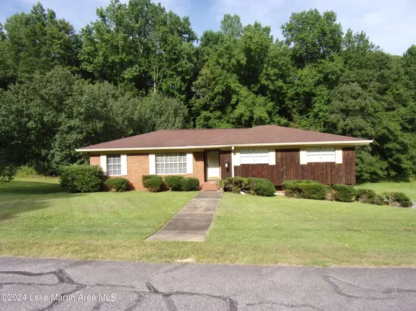 1968 Luann Dr, Alexander City, AL 35010