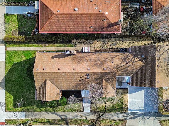 3rd image of 10101 Belmont Ave