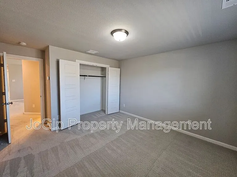 1740 Jamestown Dr — Photo 66