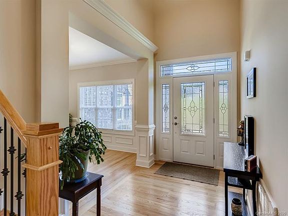 5th image of 143 Orchard Farm Ln