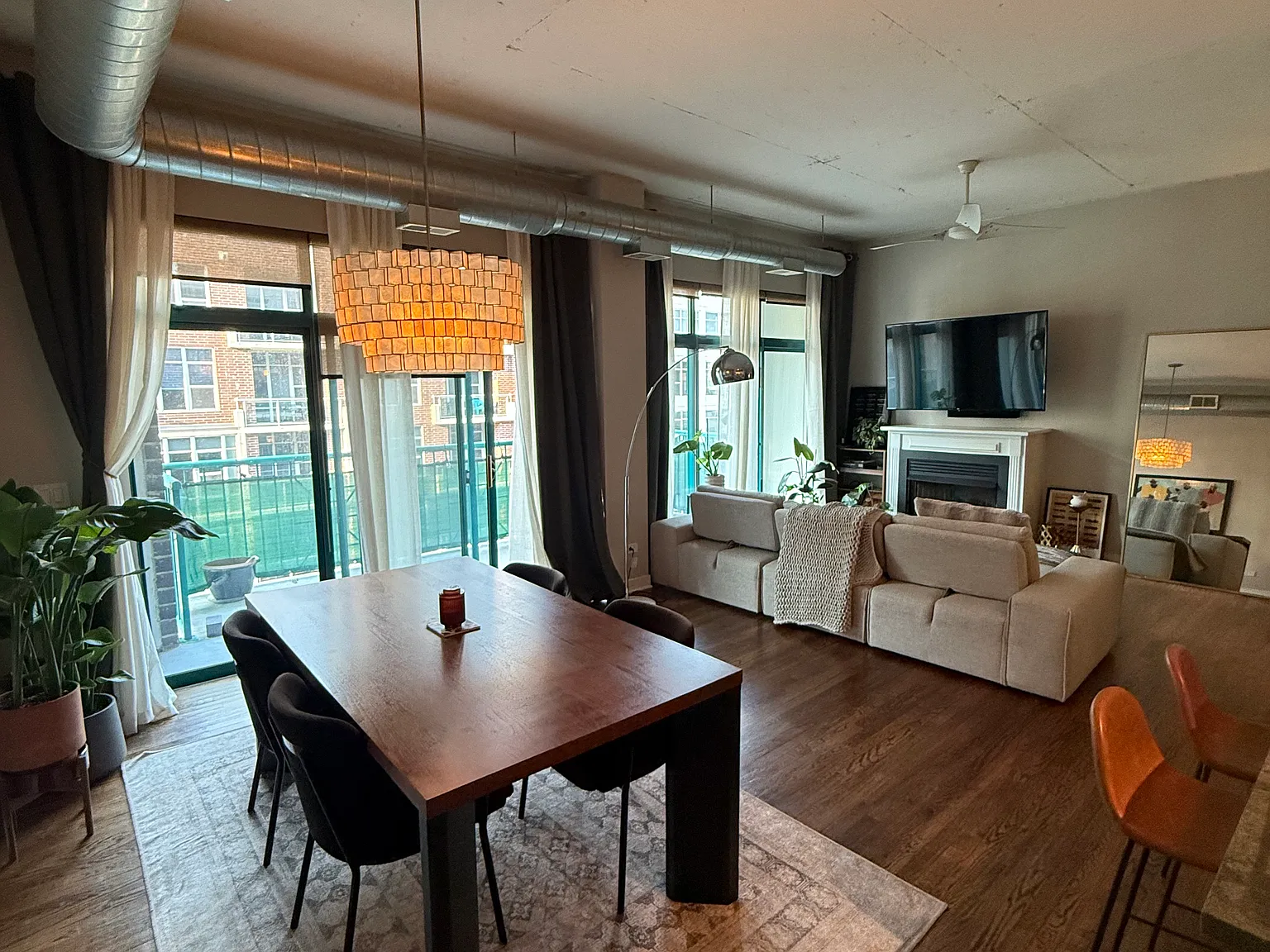 1 bed, 1.5 bath, 1100 sqft, $3,400 — Photo 1