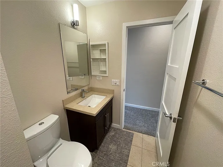 501 W Maple Ave — Photo 38