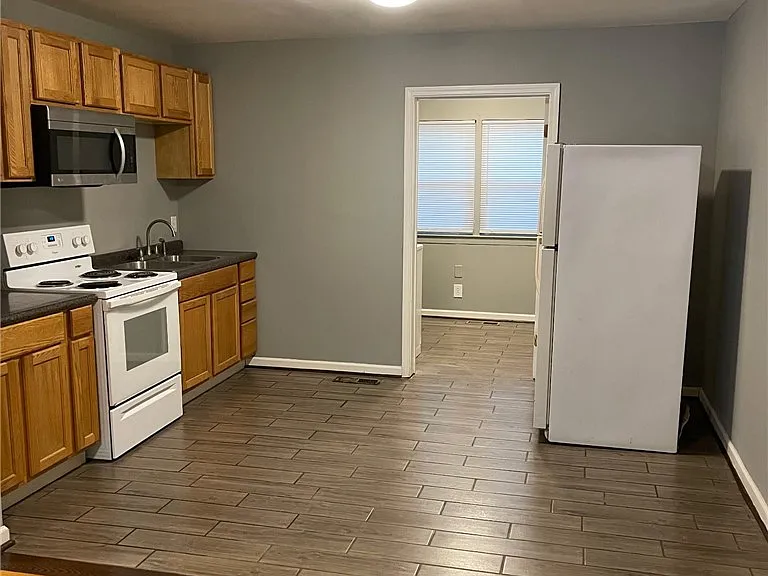 805 Chatham St #B — Photo 3