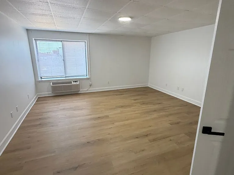 Park Place Apartments — Photo 22
