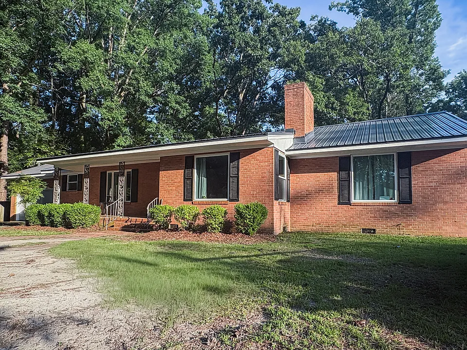 909 SE Greenville Blvd