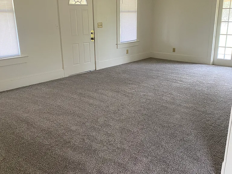 231 N Lakeshore Blvd — Photo 5