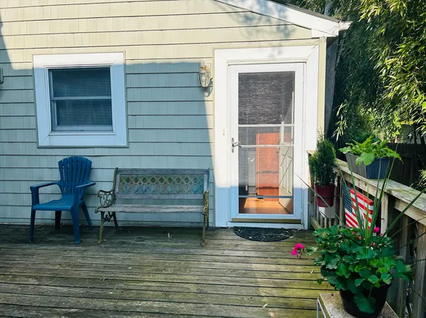 43 Totten Pl #1, Babylon, NY 11702