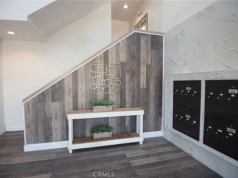 10900 Blix St #14 — Photo 2