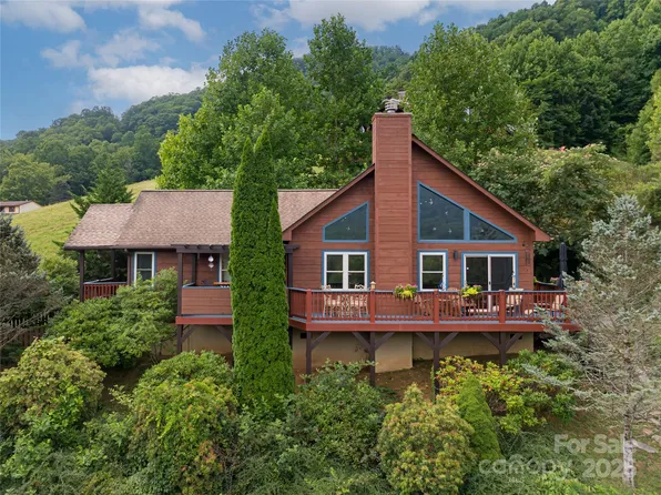 105 Appalachian Trl, Maggie Valley, NC 28751