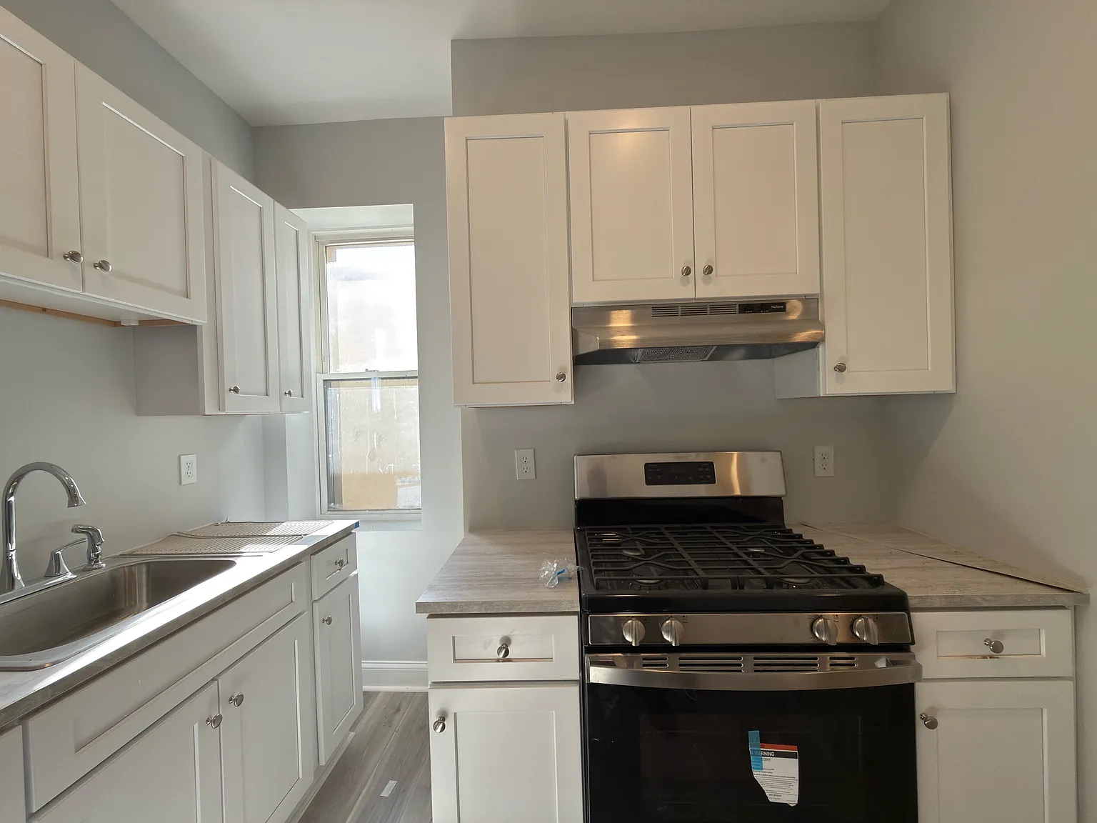 2 bed, 1000 sqft, $3,850 — Photo 2