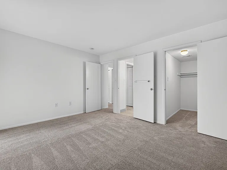 The Residences at the Manor Apartments — Photo 26