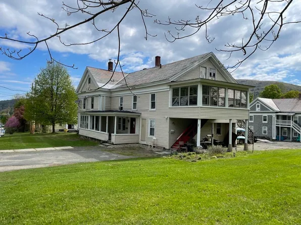 2 Franklin St, Buckland, MA 01338