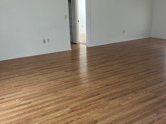 2nd image of 5482 Mariner Blvd