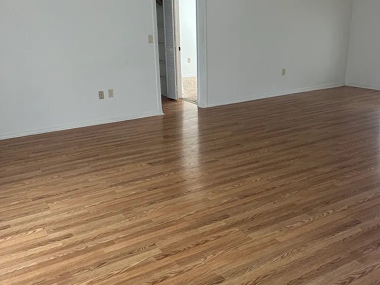 5482 Mariner Blvd — Photo 2