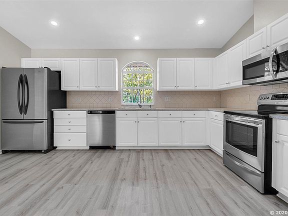 4th image of 23461 NW 3rd Ave