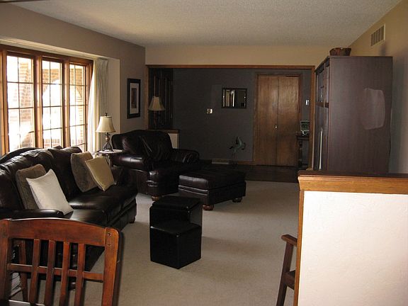 4th image of 9 Fleetwood Dr