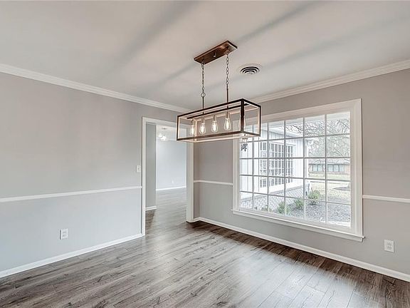 5th image of 42 Beauvoir Cir