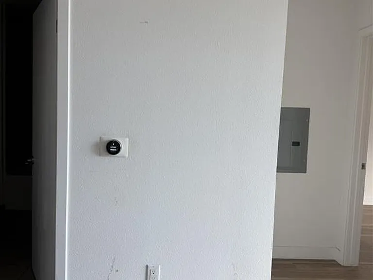 Maya Apartments at 535 Kingsley Dr in Los Angeles — Photo 60