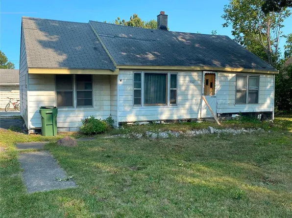 15361 Flanders St, Southgate, MI 48195