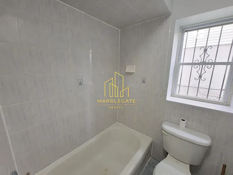38-40 Wainwright St #11 — Photo 9