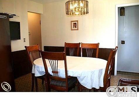Kitchen dining