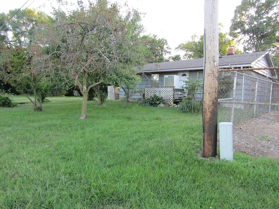 1st image of 3028 Woodlawn St