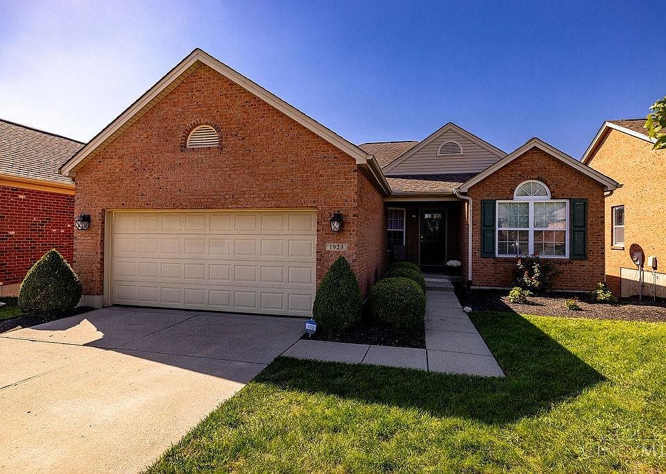 1st image of 1923 Redbud Dr