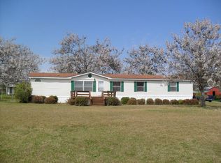 637 Grovania Rd, Hawkinsville, GA 31036