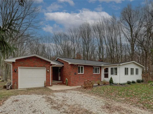 8104 Barnes Rd, Vermilion, OH 44089