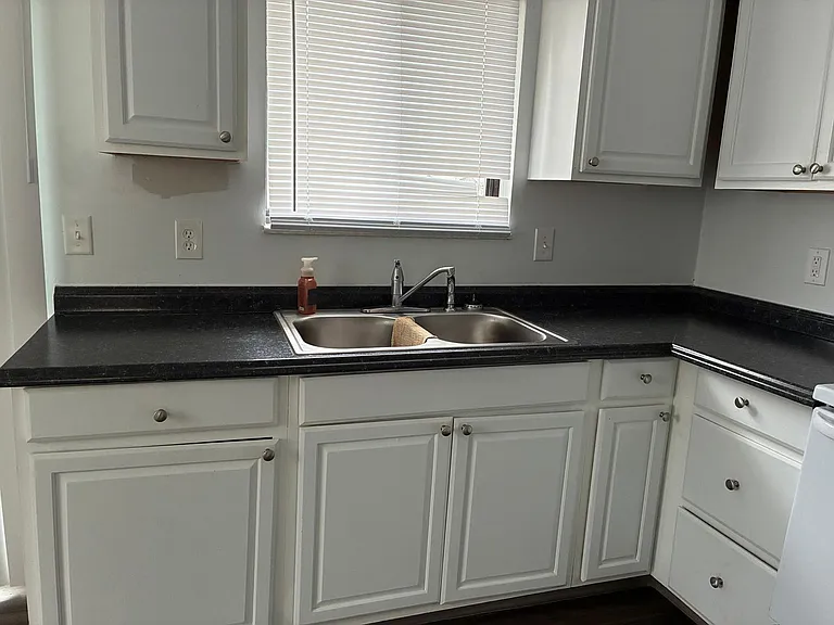 Waynedale Circle Apartments — Photo 24