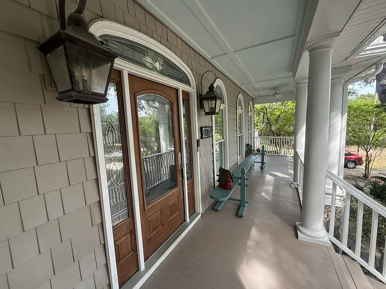 27 32nd Ave — Photo 3
