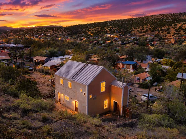 4 Ice House Rd, Cerrillos, NM 87010