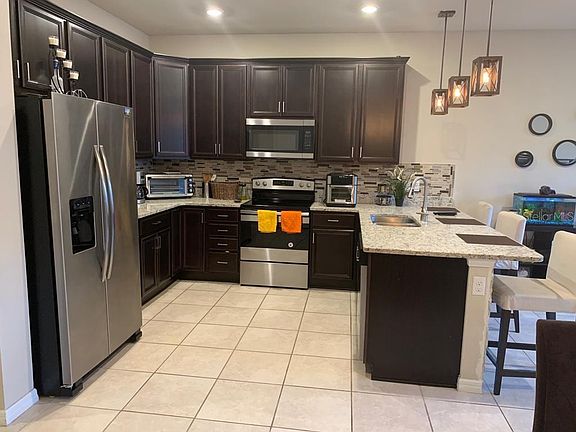 5th image of 5022 Walker St